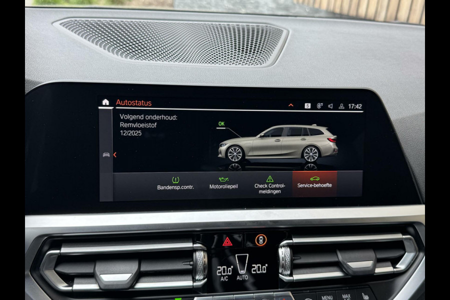 BMW 3 Serie Touring 330e Automaat | Leer | Adaptieve cruise control | DAB radio | Getint glas | LED verlichting | Stoelverwarming | Audio in