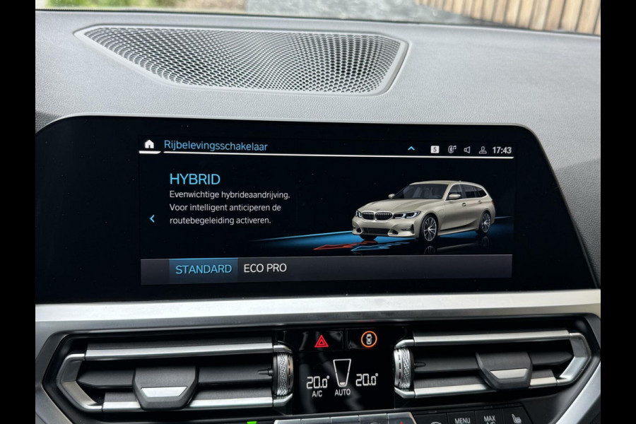 BMW 3 Serie Touring 330e Automaat | Leer | Adaptieve cruise control | DAB radio | Getint glas | LED verlichting | Stoelverwarming | Audio in