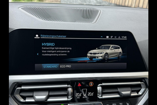 BMW 3 Serie Touring 330e Automaat | Leer | Adaptieve cruise control | DAB radio | Getint glas | LED verlichting | Stoelverwarming | Audio in