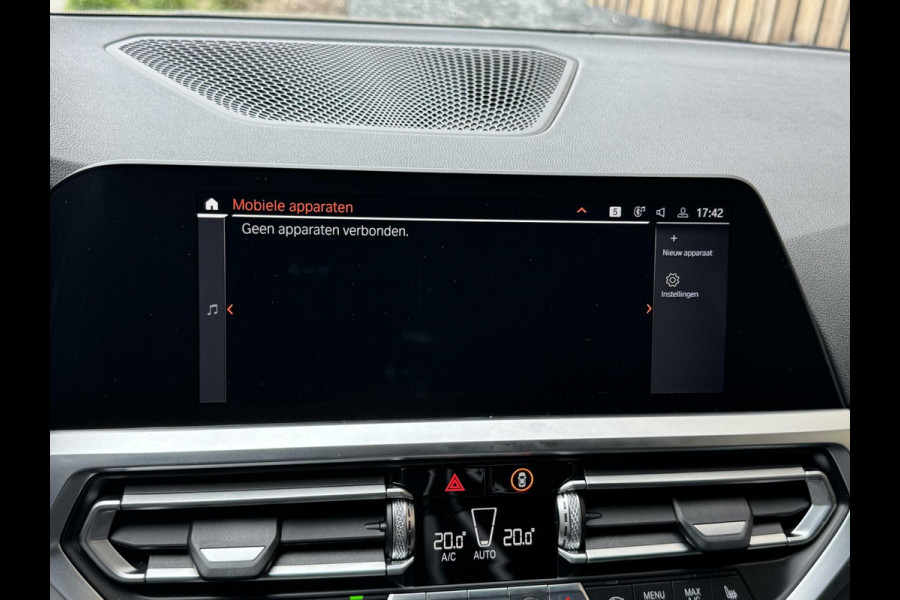 BMW 3 Serie Touring 330e Automaat | Leer | Adaptieve cruise control | DAB radio | Getint glas | LED verlichting | Stoelverwarming | Audio in