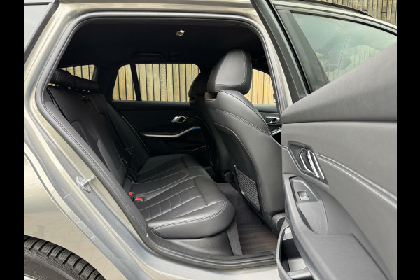 BMW 3 Serie Touring 330e Automaat | Leer | Adaptieve cruise control | DAB radio | Getint glas | LED verlichting | Stoelverwarming | Audio in