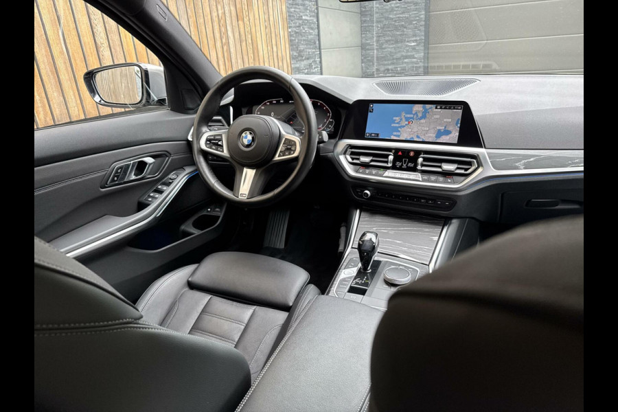 BMW 3 Serie Touring 330e Automaat | Leer | Adaptieve cruise control | DAB radio | Getint glas | LED verlichting | Stoelverwarming | Audio in