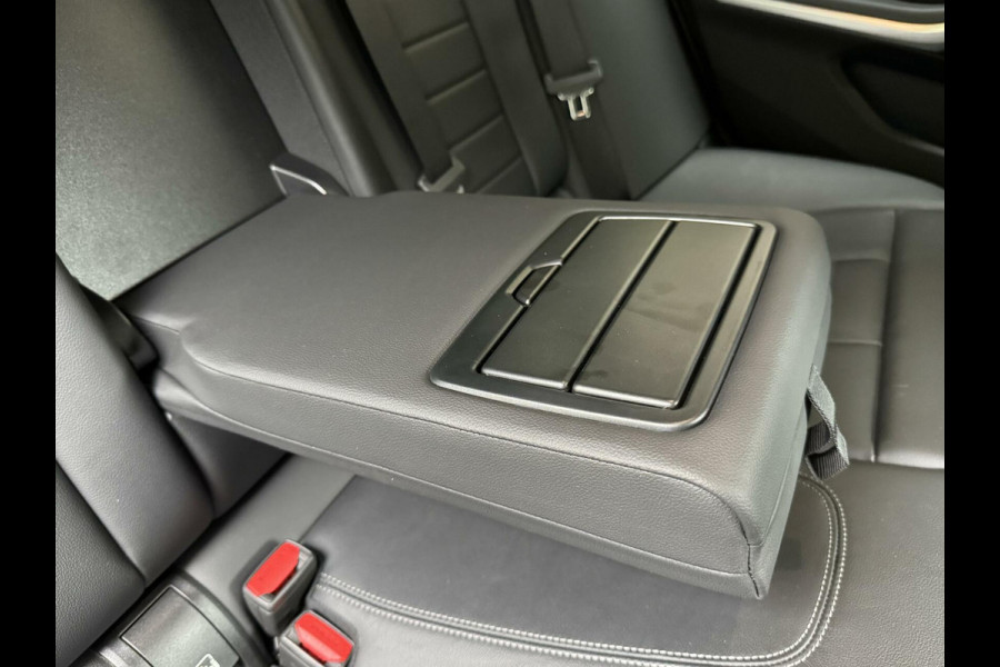 BMW 3 Serie Touring 330e Automaat | Leer | Adaptieve cruise control | DAB radio | Getint glas | LED verlichting | Stoelverwarming | Audio in