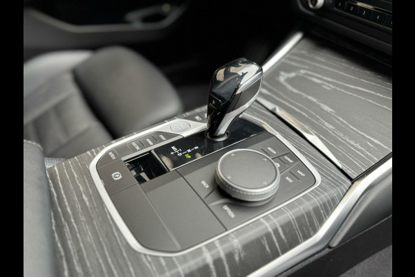 BMW 3 Serie Touring 330e Automaat | Leer | Adaptieve cruise control | DAB radio | Getint glas | LED verlichting | Stoelverwarming | Audio in