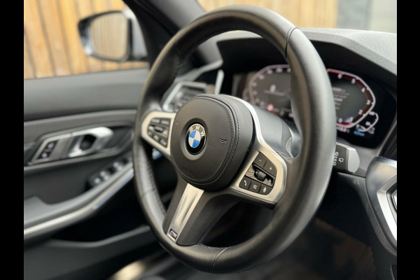BMW 3 Serie Touring 330e Automaat | Leer | Adaptieve cruise control | DAB radio | Getint glas | LED verlichting | Stoelverwarming | Audio in