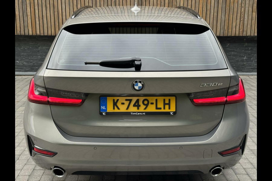 BMW 3 Serie Touring 330e Automaat | Leer | Adaptieve cruise control | DAB radio | Getint glas | LED verlichting | Stoelverwarming | Audio in