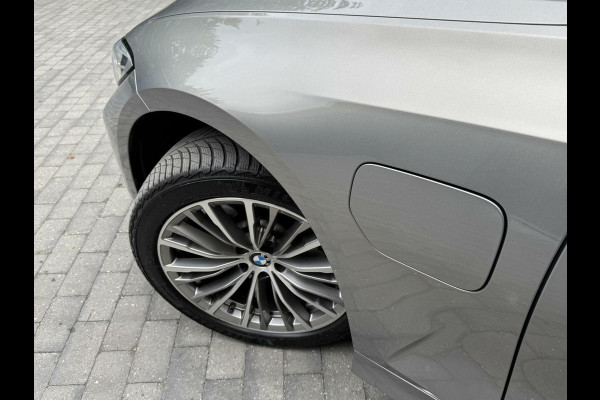 BMW 3 Serie Touring 330e Automaat | Leer | Adaptieve cruise control | DAB radio | Getint glas | LED verlichting | Stoelverwarming | Audio in