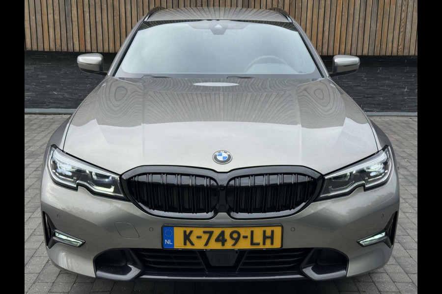 BMW 3 Serie Touring 330e Automaat | Leer | Adaptieve cruise control | DAB radio | Getint glas | LED verlichting | Stoelverwarming | Audio in