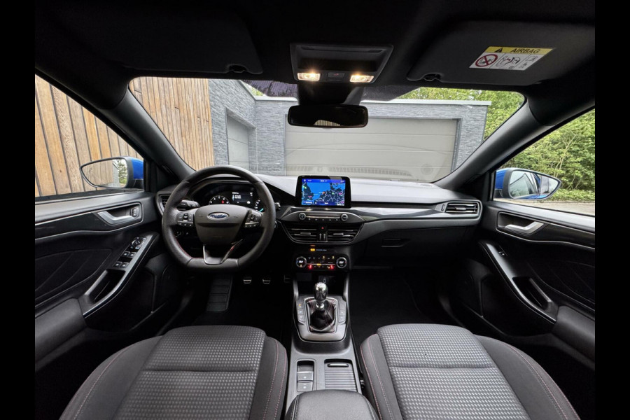 Ford FOCUS Wagon 1.0 EcoBoost Hybrid ST Line | Navigatiesysteem | Stoelverwarming | Stuurverwarming | LED verlichting | Apple CarPlay | Achteruit