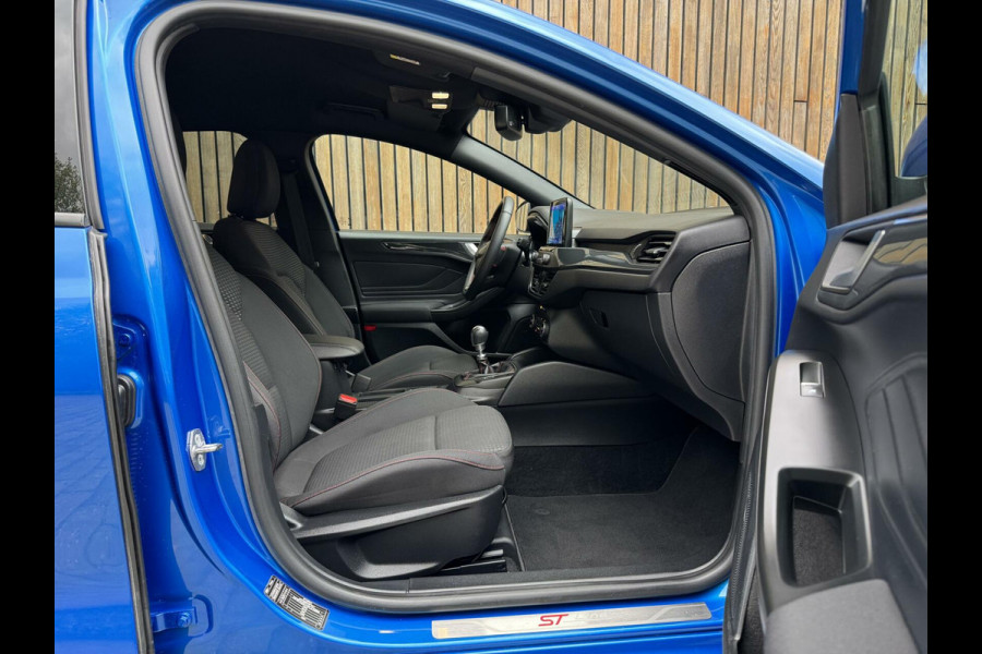 Ford FOCUS Wagon 1.0 EcoBoost Hybrid ST Line | Navigatiesysteem | Stoelverwarming | Stuurverwarming | LED verlichting | Apple CarPlay | Achteruit