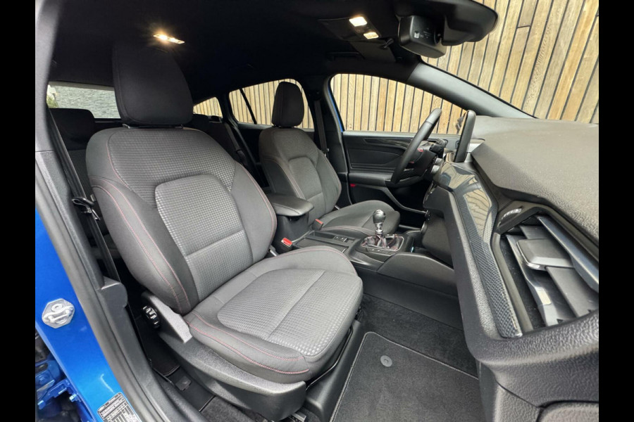 Ford FOCUS Wagon 1.0 EcoBoost Hybrid ST Line | Navigatiesysteem | Stoelverwarming | Stuurverwarming | LED verlichting | Apple CarPlay | Achteruit
