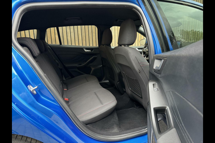 Ford FOCUS Wagon 1.0 EcoBoost Hybrid ST Line | Navigatiesysteem | Stoelverwarming | Stuurverwarming | LED verlichting | Apple CarPlay | Achteruit