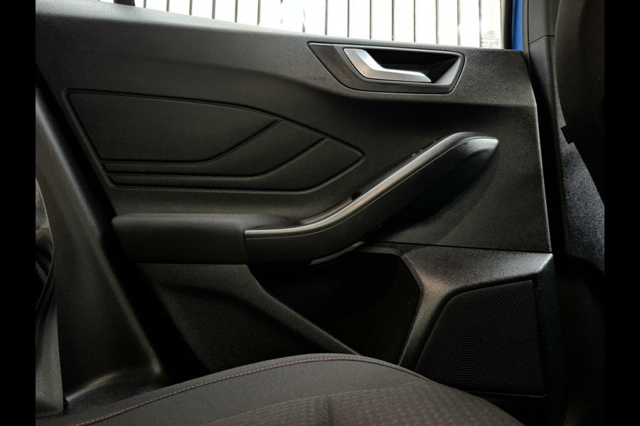 Ford FOCUS Wagon 1.0 EcoBoost Hybrid ST Line | Navigatiesysteem | Stoelverwarming | Stuurverwarming | LED verlichting | Apple CarPlay | Achteruit