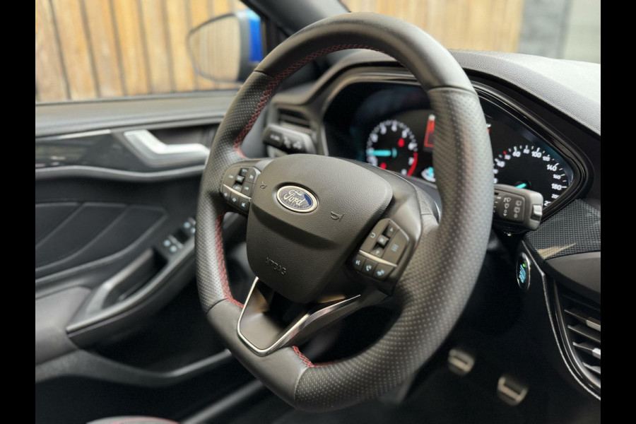 Ford FOCUS Wagon 1.0 EcoBoost Hybrid ST Line | Navigatiesysteem | Stoelverwarming | Stuurverwarming | LED verlichting | Apple CarPlay | Achteruit