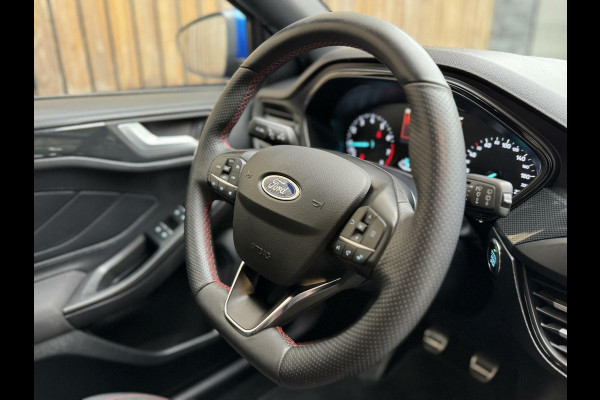 Ford FOCUS Wagon 1.0 EcoBoost Hybrid ST Line | Navigatiesysteem | Stoelverwarming | Stuurverwarming | LED verlichting | Apple CarPlay | Achteruit