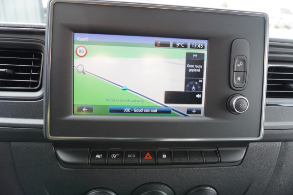 Renault Master Bakwagen T35 2.3 dCi 165PK + laadklep Nr. V067 | Airco | Cruise | Navigatie