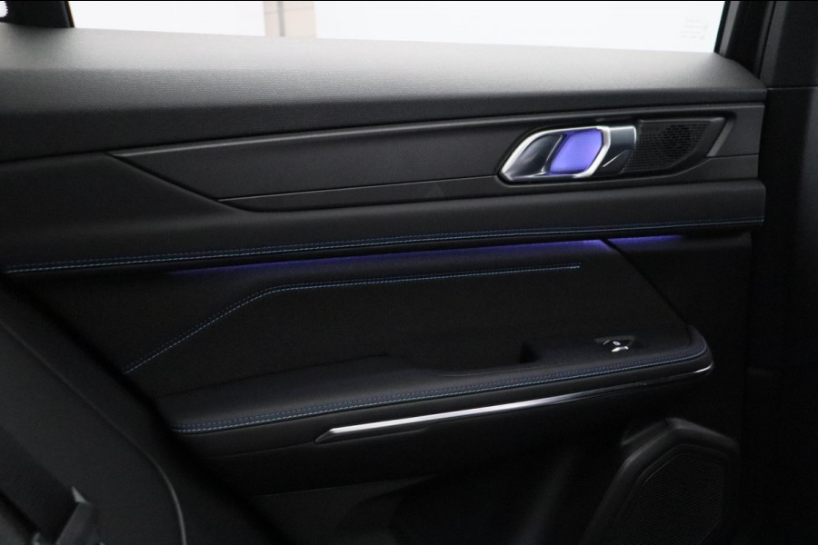 Lynk & Co 01 1.5 261PK Plug-in Hybrid *Zwarte hemel* 360* camera Pano/dak Apple/Carplay Adaptive/Cruise