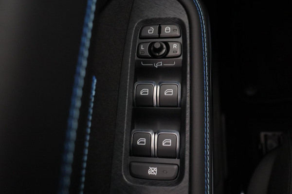 Lynk & Co 01 1.5 261PK Plug-in Hybrid *Zwarte hemel* 360* camera Pano/dak Apple/Carplay Adaptive/Cruise