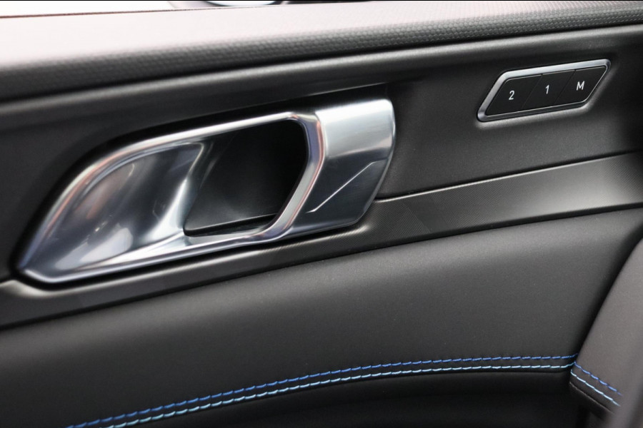 Lynk & Co 01 1.5 261PK Plug-in Hybrid *Zwarte hemel* 360* camera Pano/dak Apple/Carplay Adaptive/Cruise