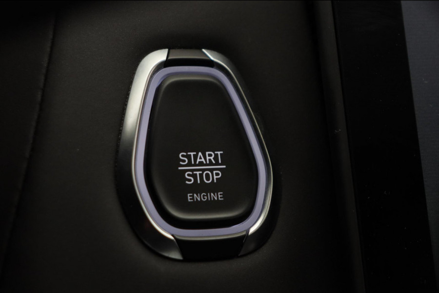 Lynk & Co 01 1.5 261PK Plug-in Hybrid *Zwarte hemel* 360* camera Pano/dak Apple/Carplay Adaptive/Cruise