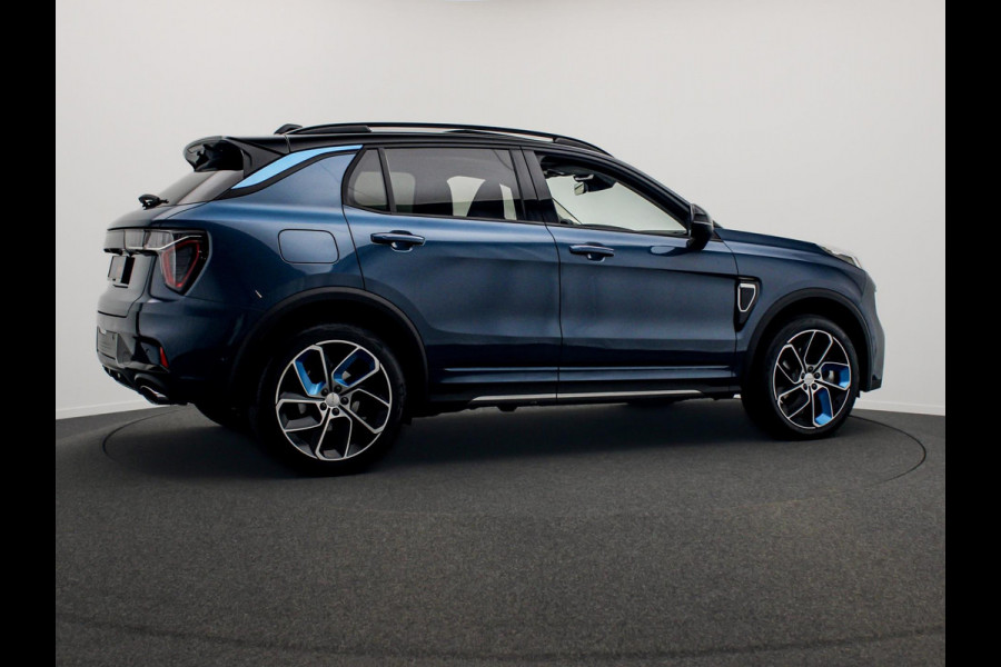 Lynk & Co 01 1.5 261PK Plug-in Hybrid *Zwarte hemel* 360* camera Pano/dak Apple/Carplay Adaptive/Cruise