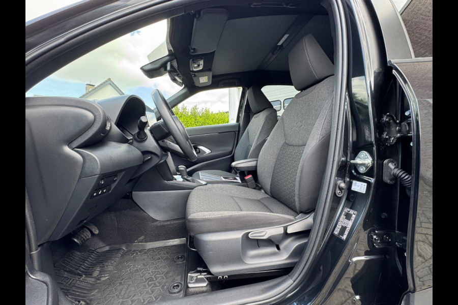 Toyota Yaris Cross 1.5 Hybrid Style PANODAK / HEAD-UP / ELEKTR KLEP / NAVI / CAMERA / CRUISE / WINTERPACK / ECC
