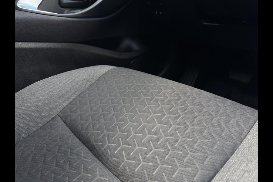 Toyota Yaris Cross 1.5 Hybrid Style PANODAK / HEAD-UP / ELEKTR KLEP / NAVI / CAMERA / CRUISE / WINTERPACK / ECC