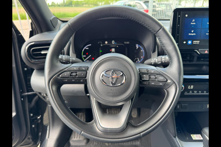 Toyota Yaris Cross 1.5 Hybrid Style PANODAK / HEAD-UP / ELEKTR KLEP / NAVI / CAMERA / CRUISE / WINTERPACK / ECC