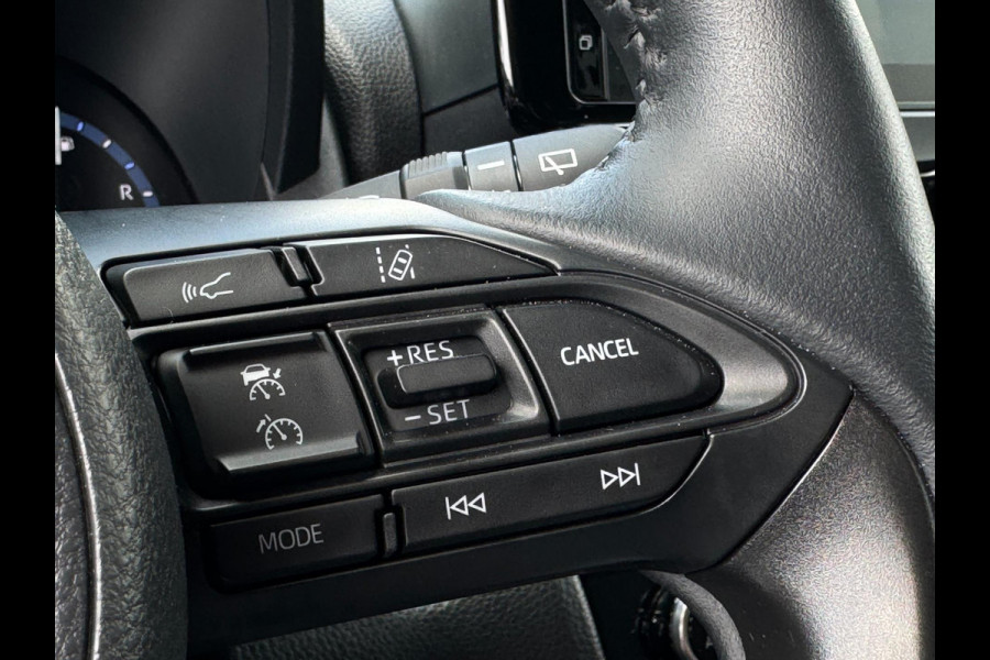 Toyota Yaris Cross 1.5 Hybrid Style PANODAK / HEAD-UP / ELEKTR KLEP / NAVI / CAMERA / CRUISE / WINTERPACK / ECC