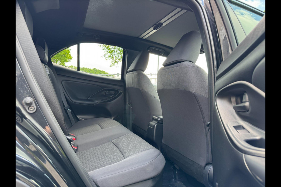 Toyota Yaris Cross 1.5 Hybrid Style PANODAK / HEAD-UP / ELEKTR KLEP / NAVI / CAMERA / CRUISE / WINTERPACK / ECC