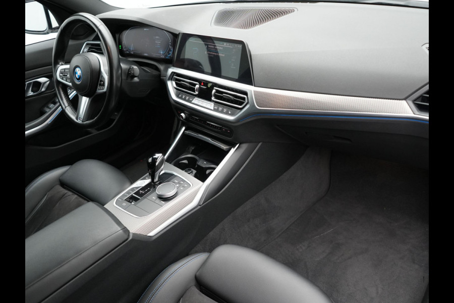 BMW 3 Serie Touring 320e M Sport Plug In Hybrid Dealer O.H PHEV | Adaptive Cruise | Alcantara Sportstoelen Verwarmd | 19"L.M | Sfeerverlichting | Carplay | DAB | Virtual | Navi Full Map |