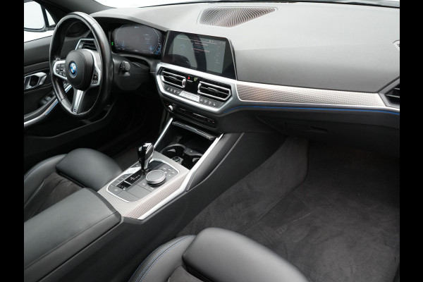 BMW 3 Serie Touring 320e M Sport Plug In Hybrid Dealer O.H PHEV | Adaptive Cruise | Alcantara Sportstoelen Verwarmd | 19"L.M | Sfeerverlichting | Carplay | DAB | Virtual | Navi Full Map |