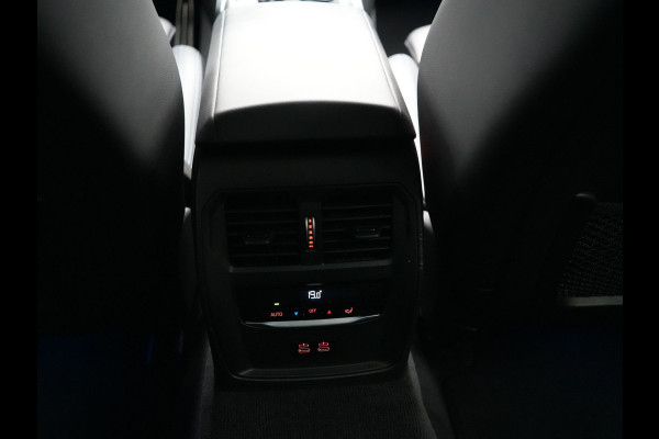 BMW 3 Serie Touring 320e M Sport Plug In Hybrid Dealer O.H PHEV | Adaptive Cruise | Alcantara Sportstoelen Verwarmd | 19"L.M | Sfeerverlichting | Carplay | DAB | Virtual | Navi Full Map |