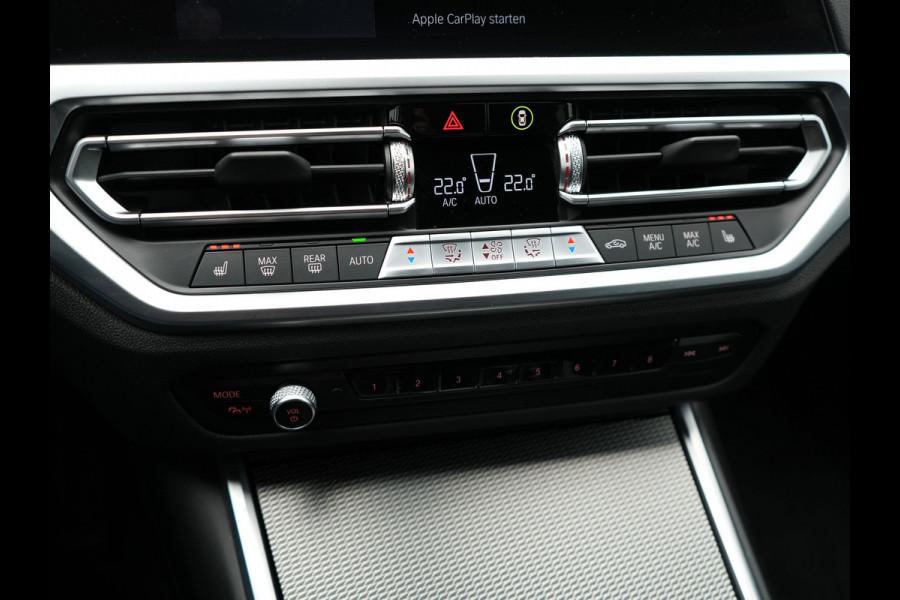 BMW 3 Serie Touring 320e M Sport Plug In Hybrid Dealer O.H PHEV | Adaptive Cruise | Alcantara Sportstoelen Verwarmd | 19"L.M | Sfeerverlichting | Carplay | DAB | Virtual | Navi Full Map |