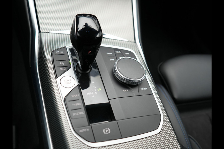 BMW 3 Serie Touring 320e M Sport Plug In Hybrid Dealer O.H PHEV | Adaptive Cruise | Alcantara Sportstoelen Verwarmd | 19"L.M | Sfeerverlichting | Carplay | DAB | Virtual | Navi Full Map |