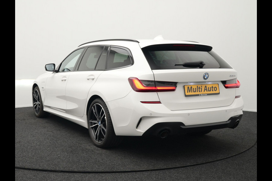 BMW 3 Serie Touring 320e M Sport Plug In Hybrid Dealer O.H PHEV | Adaptive Cruise | Alcantara Sportstoelen Verwarmd | 19"L.M | Sfeerverlichting | Carplay | DAB | Virtual | Navi Full Map |