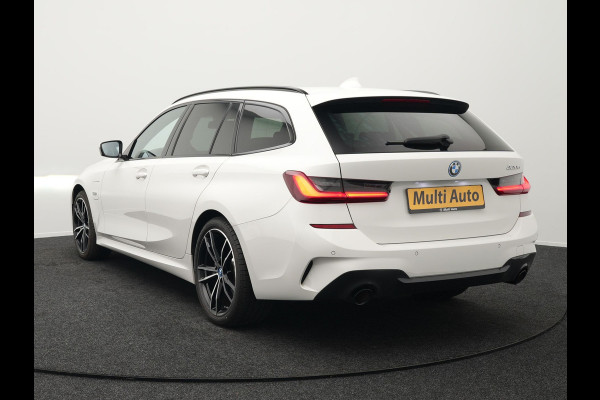 BMW 3 Serie Touring 320e M Sport Plug In Hybrid Dealer O.H PHEV | Adaptive Cruise | Alcantara Sportstoelen Verwarmd | 19"L.M | Sfeerverlichting | Carplay | DAB | Virtual | Navi Full Map |