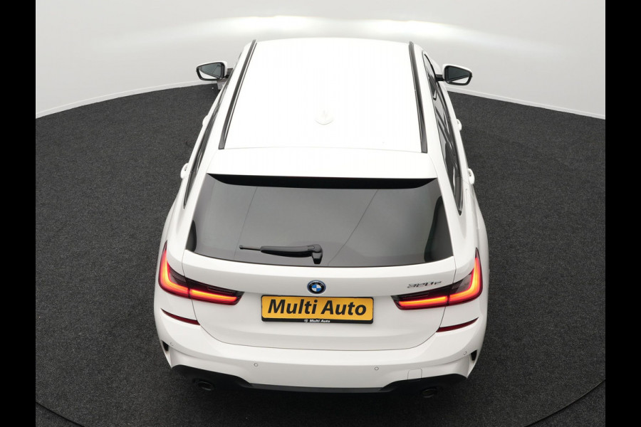 BMW 3 Serie Touring 320e M Sport Plug In Hybrid Dealer O.H PHEV | Adaptive Cruise | Alcantara Sportstoelen Verwarmd | 19"L.M | Sfeerverlichting | Carplay | DAB | Virtual | Navi Full Map |
