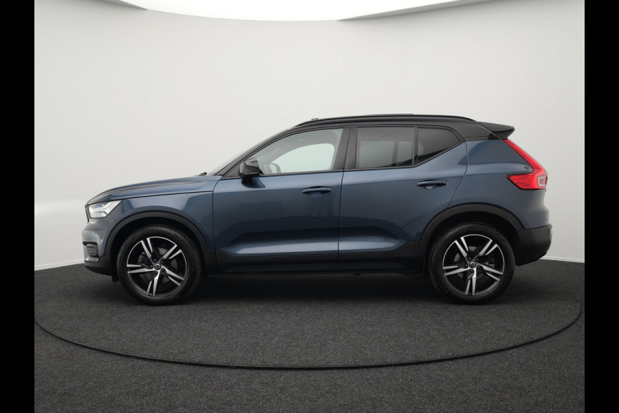 Volvo XC40 B4 R-Design | Panodak | Harman Kardon | Sportstoelen Alcantara Verwarmd | Camera | Carplay | Keyless | Navigatie |