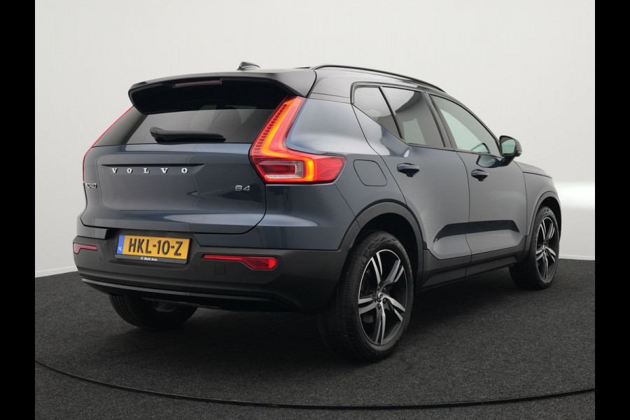 Volvo XC40 B4 R-Design | Panodak | Harman Kardon | Sportstoelen Alcantara Verwarmd | Camera | Carplay | Keyless | Navigatie |