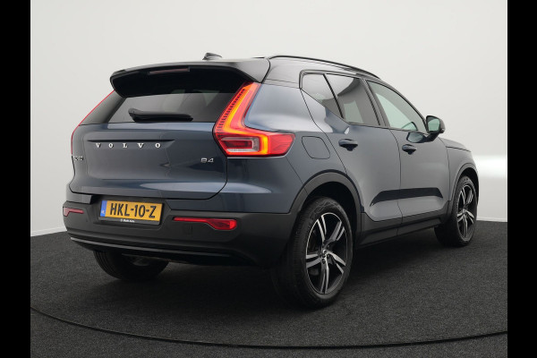 Volvo XC40 B4 R-Design | Panodak | Harman Kardon | Sportstoelen Alcantara Verwarmd | Camera | Carplay | Keyless | Navigatie |