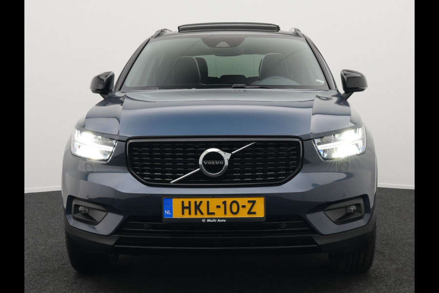 Volvo XC40 B4 R-Design | Panodak | Harman Kardon | Sportstoelen Alcantara Verwarmd | Camera | Carplay | Keyless | Navigatie |