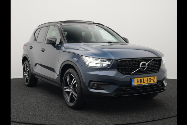 Volvo XC40 B4 R-Design | Panodak | Harman Kardon | Sportstoelen Alcantara Verwarmd | Camera | Carplay | Keyless | Navigatie |