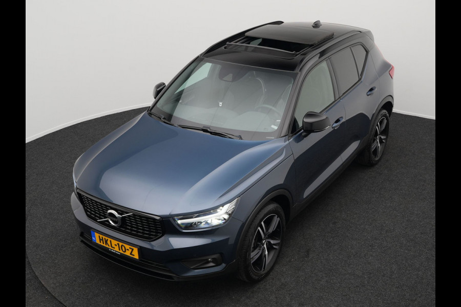Volvo XC40 B4 R-Design | Panodak | Harman Kardon | Sportstoelen Alcantara Verwarmd | Camera | Carplay | Keyless | Navigatie |