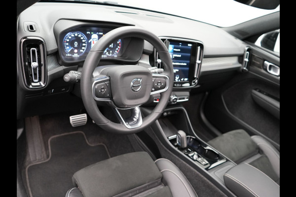 Volvo XC40 B4 R-Design | Panodak | Harman Kardon | Sportstoelen Alcantara Verwarmd | Camera | Carplay | Keyless | Navigatie |