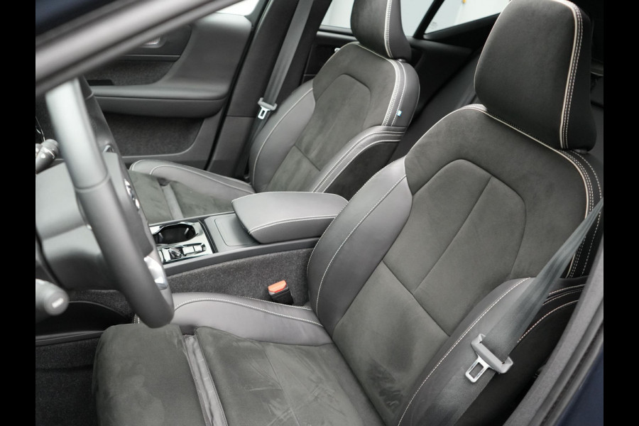 Volvo XC40 B4 R-Design | Panodak | Harman Kardon | Sportstoelen Alcantara Verwarmd | Camera | Carplay | Keyless | Navigatie |