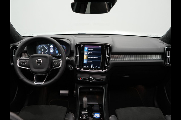 Volvo XC40 B4 R-Design | Panodak | Harman Kardon | Sportstoelen Alcantara Verwarmd | Camera | Carplay | Keyless | Navigatie |