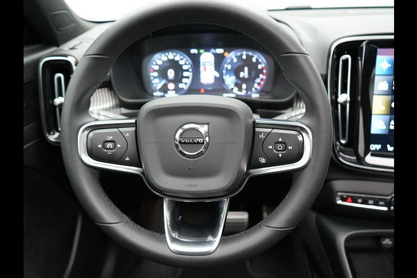 Volvo XC40 B4 R-Design | Panodak | Harman Kardon | Sportstoelen Alcantara Verwarmd | Camera | Carplay | Keyless | Navigatie |