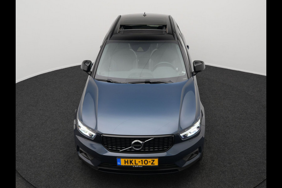 Volvo XC40 B4 R-Design | Panodak | Harman Kardon | Sportstoelen Alcantara Verwarmd | Camera | Carplay | Keyless | Navigatie |