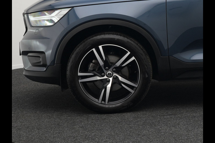 Volvo XC40 B4 R-Design | Panodak | Harman Kardon | Sportstoelen Alcantara Verwarmd | Camera | Carplay | Keyless | Navigatie |